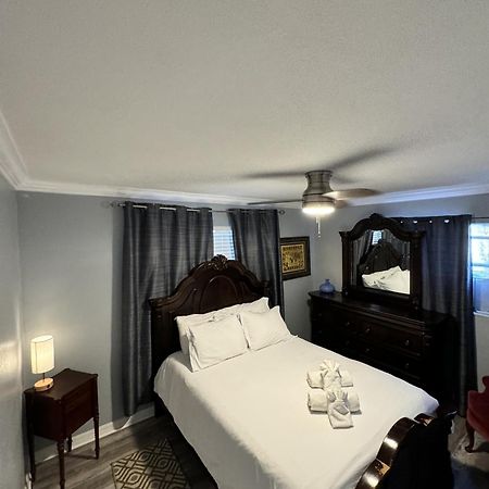 Downtown Single Family Modern Bungalow Close To Beaches And Dining Home Sarasota Esterno foto